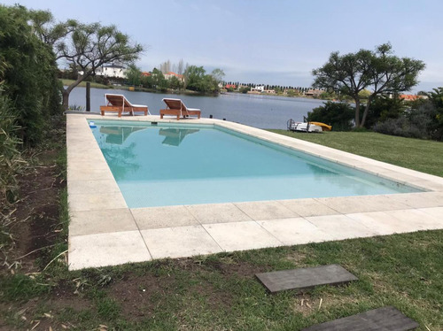 Casa En Venta En El Barrio San Francisco, Villa Nueva, Tigre