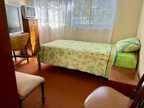 Excelente Ubicación, 6 Dormitorios, 4 Baños, Sólida, 5 Norte