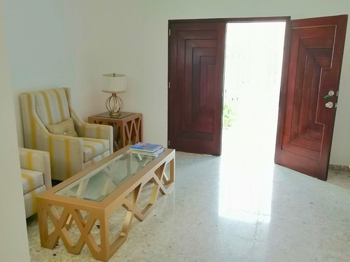Casa En Venta En Los Cacicazgos