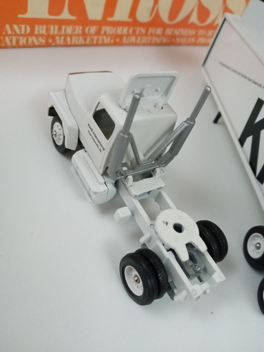 Camion Ford-tractor Y Semi-winross-esc:1/64-knoll-caja Orig. Blanco (Usado)