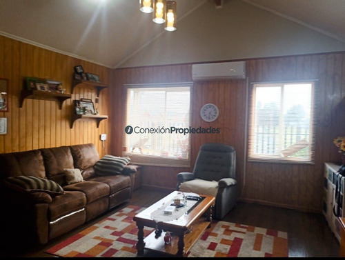 Casa En Venta De 4 Dorm. En Frutillar