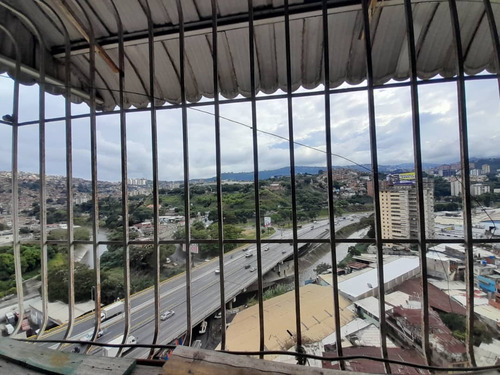 Apartamento En Venta En Petare 76m2