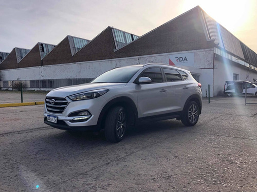 Imagen 6 de 18 de Hyundai Tucson 2016 2.0 Gl 6at 2wd