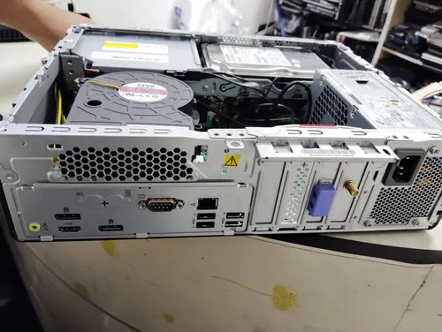 Cpu Lenovo Thinkcentre M70s I5 10@ 8/512 Gb Más 1tb Hdd (Usado)