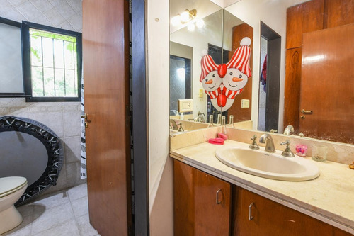 Imagen 9 de 21 de Casa De 4 Dormitorios En Venta Con Pileta En San Eduardo Fisherton Aldea