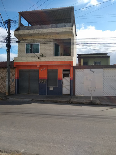 Uma Sala Uma Cozinha Uma Suíte Três Banheiro Pego O Automóve