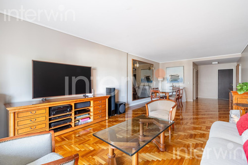 Departamento - 4 Ambientes Y Dependencias - Con Balcón, Baulera Y Cochera - Belgrano R - Venta