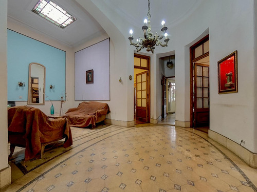 Casa En Venta 9 Ambientes 6 Habitaciones Av. Pellegrini Al 100 Barrio Martin Rosario