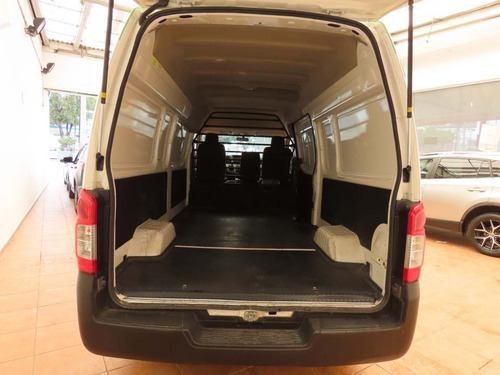 Imagen 5 de 9 de Nissan Urvan Panel Amplia Tm 2018 Blanca