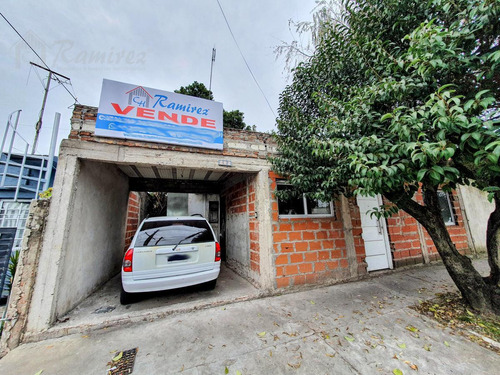 Casa En Venta 3 Amb. A Reciclar Zona Comercial - Ituzaingó