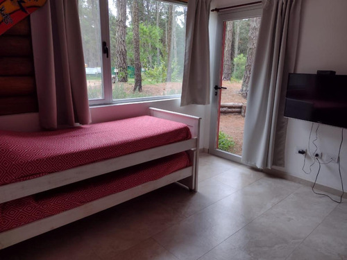 Casa En Venta - 4 Dormitorios 2 Baños - 950mts2 - Senderos Iii, Costa Esmeralda
