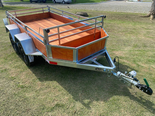 Carretinha Trucada Reforcada Com Freio A Disco De 3m X 1,50