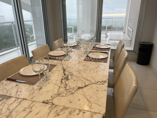 Apartamento Moderno De 3 Dormitorios , Summer Tower. Oportunidad