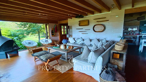 Linda Casa Orilla De Lago Con Playa Exclusiva Y Vi...