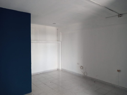 Local En Renta En Plaza Comercial