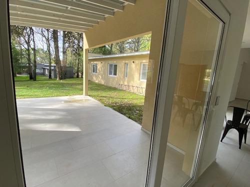 Casa En Venta En Carilo