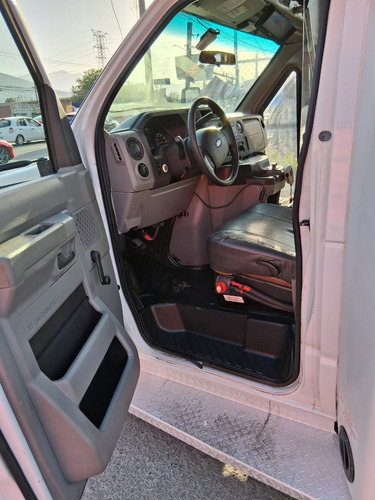 Econoline E450 Para 15 O 24 Pasaeros