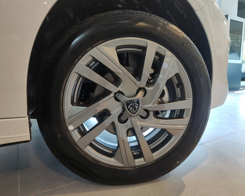 Peugeot 208 1.6 Allure