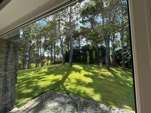 Casa En Venta - 5 Dormitorios 6 Baños - 1800mts2 - Pinamar