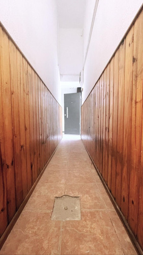 Alquiler De Casa Estilo Apartamento De 4 Dormitorios En General Flores Y Propios Con Garaje Y Patio Con Parrillero Por Favor Tener Garantia: Anda Ó Cgn.
