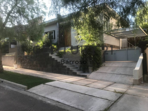 Imagen 2 de 23 de Espectacular Casa En Barrio Dalvian