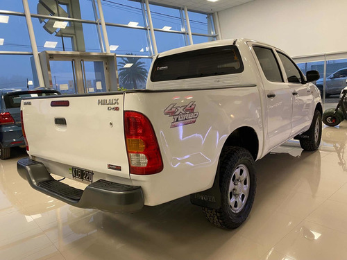 Imagen 5 de 15 de Toyota Hilux 2011 2.5 Dx Cab Doble 4x4