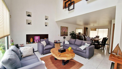 Casa En Venta En Metepec, Fracc. Palma Real A 15 Min De Galerias Metepec