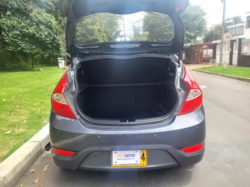 Hyundai Accent 1.6 Gl At 2012