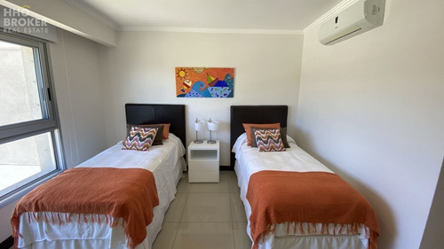 Imagen 27 de 29 de Departamento En Venta Torre Lobos. - Punta Del Este Brava