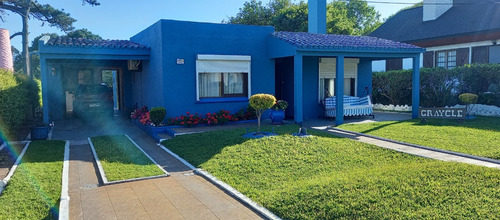 Inmobiliaria Costa Azul Vende Muy Buena Casa A Una Cuadra De La Playa De La Aguada