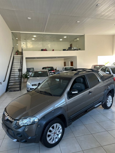 Fiat Strada 1.8 16v Adventure Cab. Dupla Flex 3p