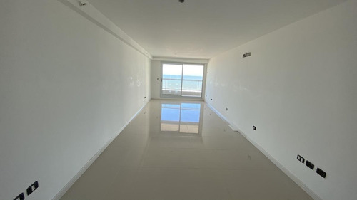 Apto, 2 Dorm, 2 Baños, Vista Al Mar, Parrillero Propio, Con Servicios