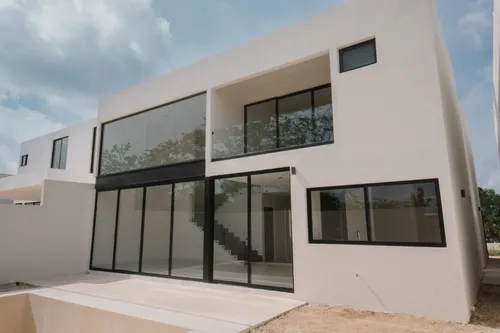 Casa 2 Niveles Con Piscina, En Privada En Conkal, Norte Mérida. Venta