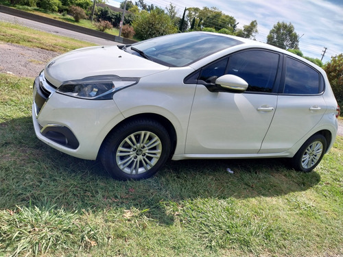 Peugeot 208 1.6 Allure