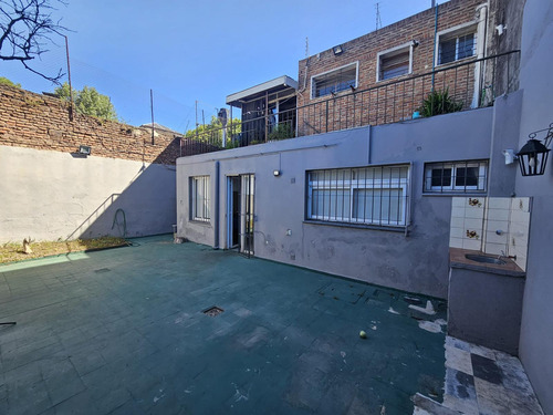 Solano Lopez Proximo Av Italia Al Sur , 348 M2 De Terreno, 239 M2 Edificados, 4 Dormitorios, 4 Baños, Patio, Barbacoa, Garaje, Reciclada !!