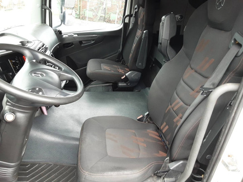 Imagem 8 de 12 de Mercedes Benz Axor 2544 6x2 - 2018/19