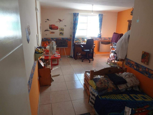 Imagen 2 de 12 de Casa En Venta En Barrio Escobar.