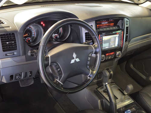 Mitsubishi Pajero Full 3.8 HPE 4X4 V6 24V