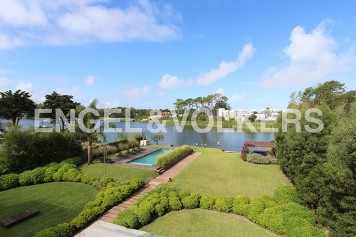 Fantástico Apartamento Con Vista Al Lago