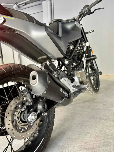 Imagen 9 de 15 de Husqvarna Svartpilen 401
