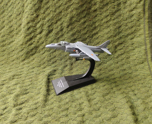 Avión Diecast Av-8b Harrier Ii Armada Española Salvat 1:100 Gris (Usado)