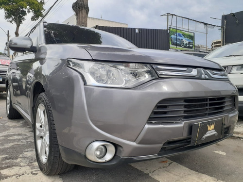 Imagem 2 de 15 de Mitsubishi Outlander