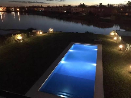 Imagen 14 de 14 de Moderna Casa Al Lago Con A Mejor Orientación En La Comarca