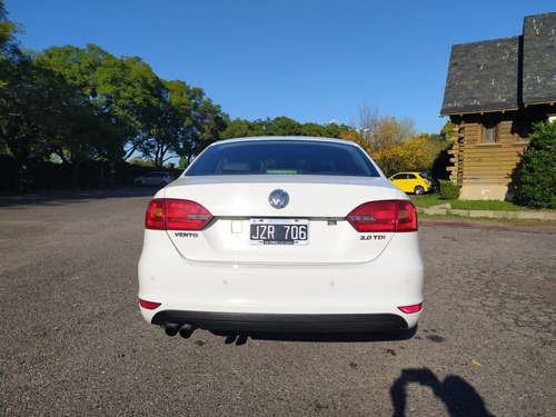 Volkswagen Vento 2.0 Tdi Dsg 140cv Luxury 2011