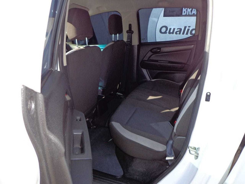 Imagem 4 de 10 de Chevrolet S10 2017 2.5 Advantage Cab. Dupla 4x2 Flex 4p