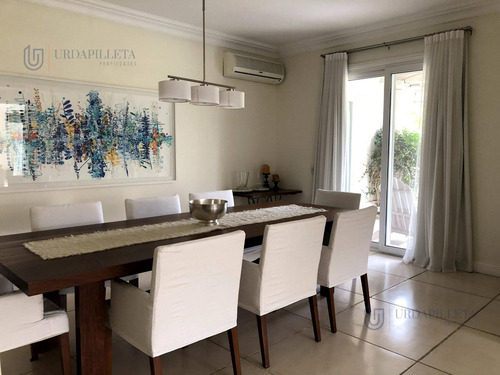 Casa De 5 Dormitorios En Venta- Lote De 2400m2 - Teresa Urdapilleta Propiedades
