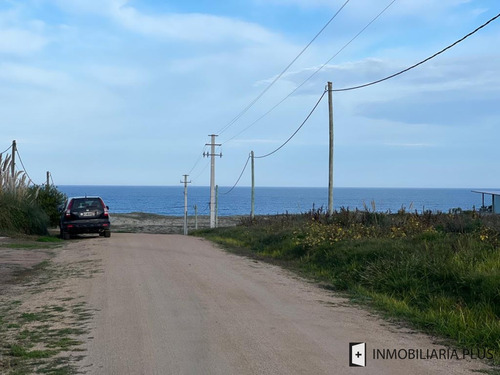 Terreno En Venta Con Vista Al Mar En  Manantiales De 450 M2 En Altos De  Punta Piedras C763b