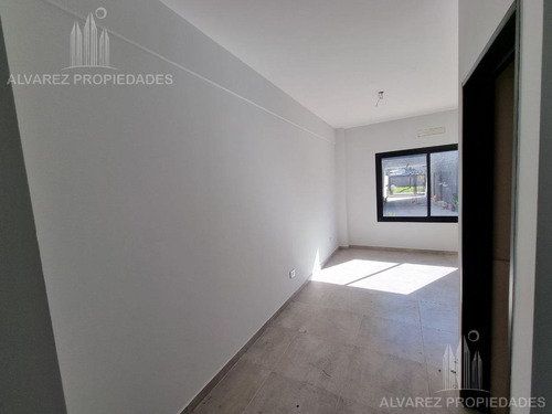 Imagen 8 de 22 de Departamento 2 Ambientes Venta Castelar Patio
