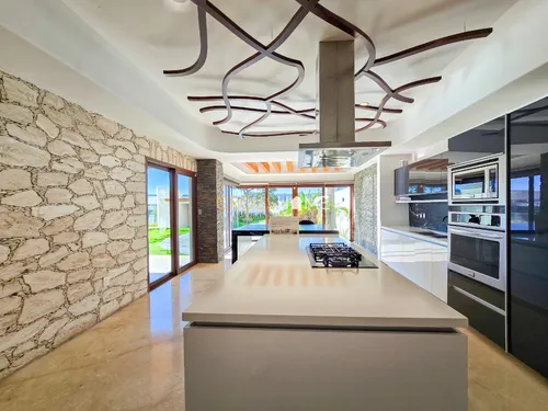 Venta De Casa, En Zona Privilegiada Juriquilla Qro.
