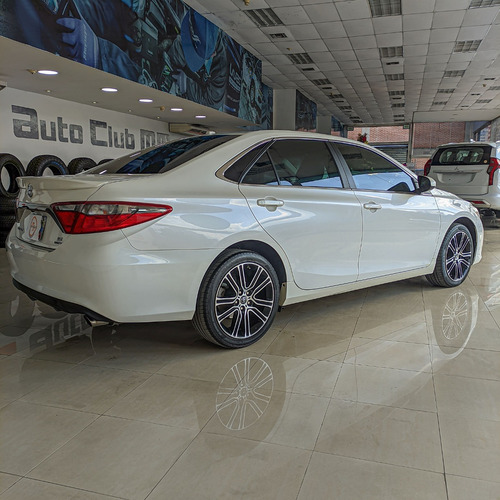 Imagen 3 de 13 de Toyota Camry Se